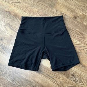 Lululemon Black Align Bike Shorts 6” Size 6 EUC